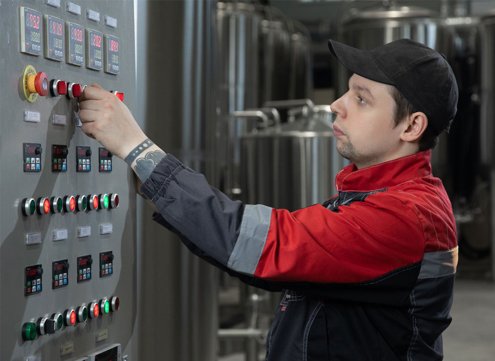 <b>What are the features for PID control panels for in a brewery and in a brewpub?</b>